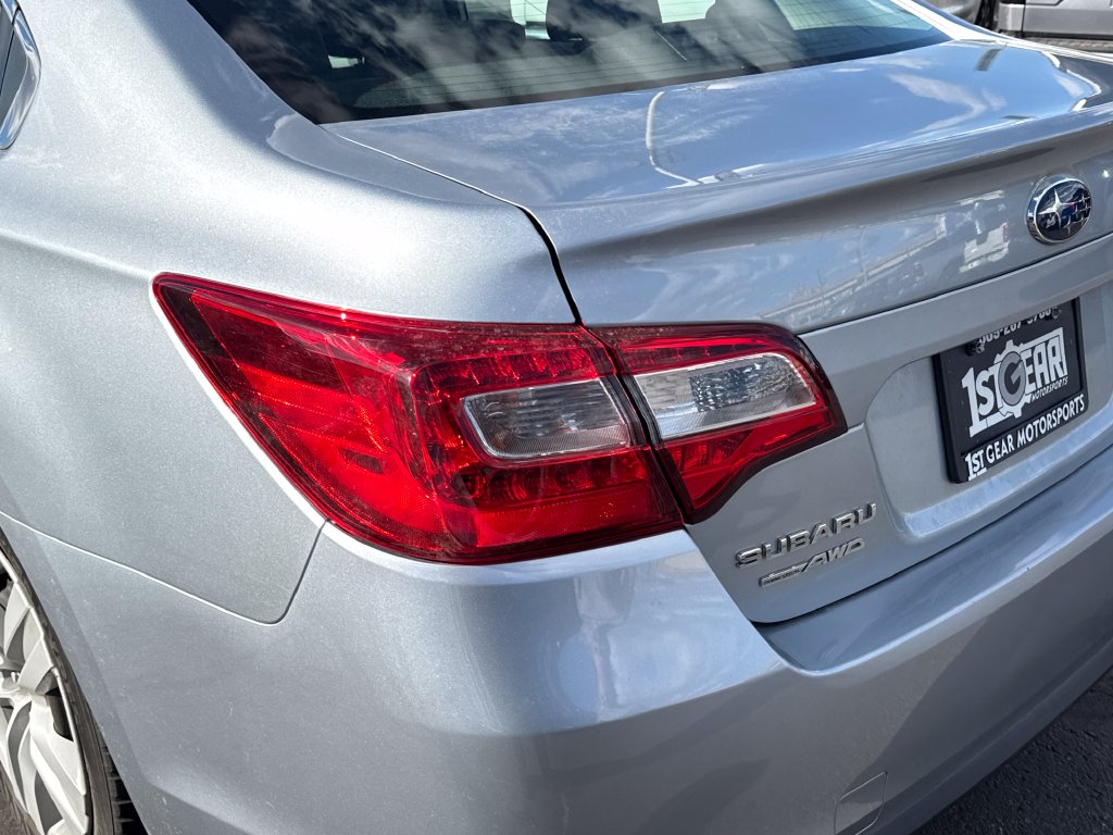 Subaru Legacy photo 11