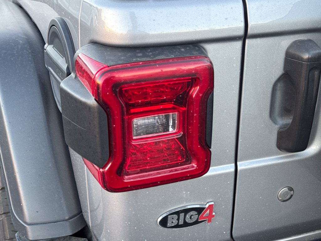 Jeep Wrangler photo 17