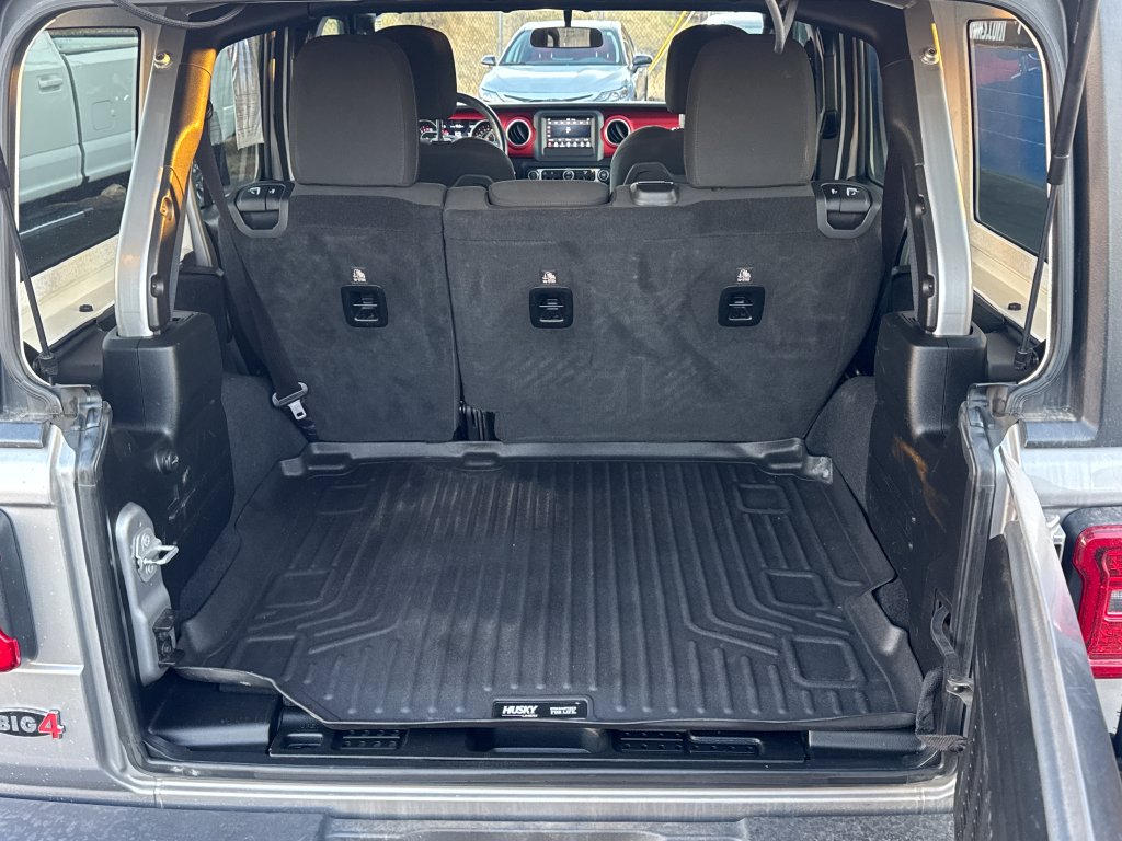 Jeep Wrangler photo 18
