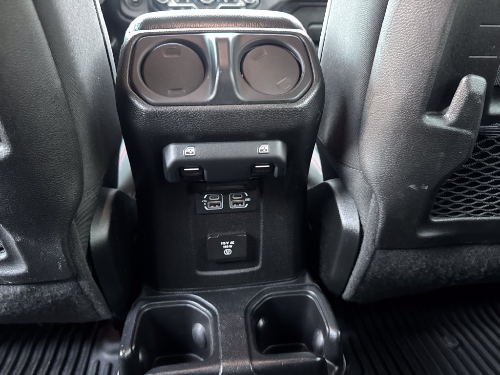 Jeep Wrangler photo 34