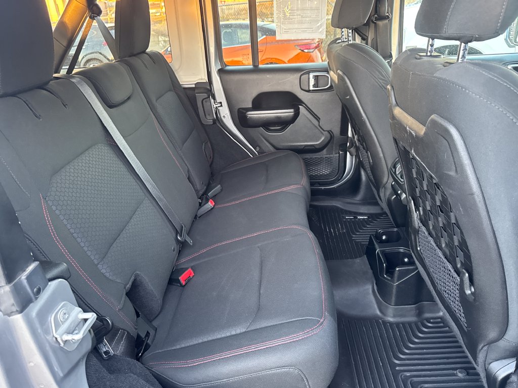 Jeep Wrangler photo 36