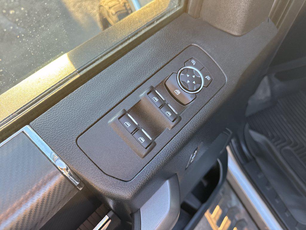 Ford F-150 photo 17
