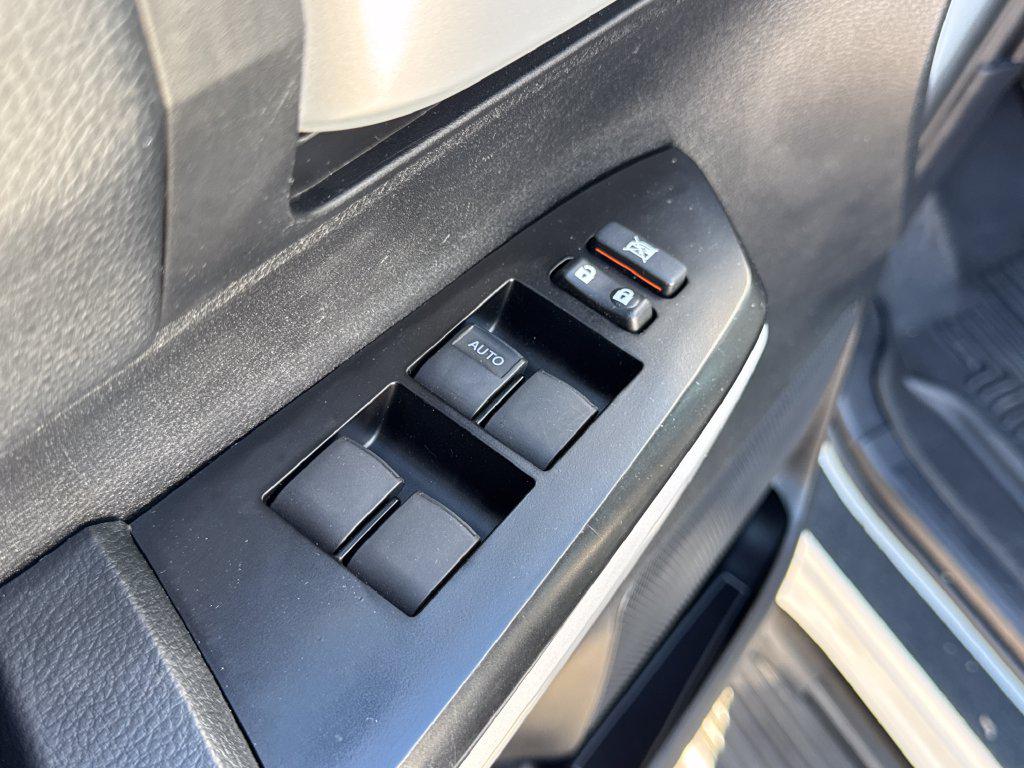 Toyota Tundra photo 21