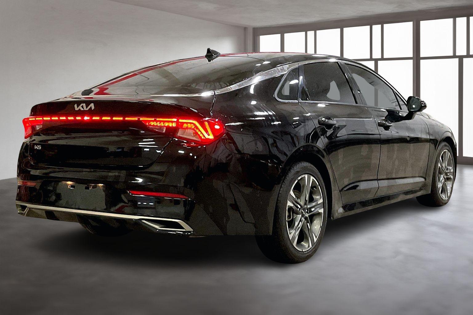 2023 Kia K5 EX - Photo 2
