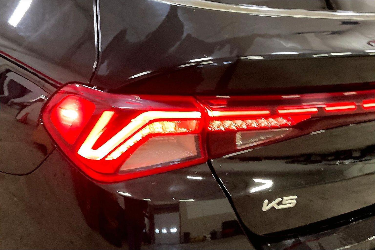 2023 Kia K5 EX - Photo 28