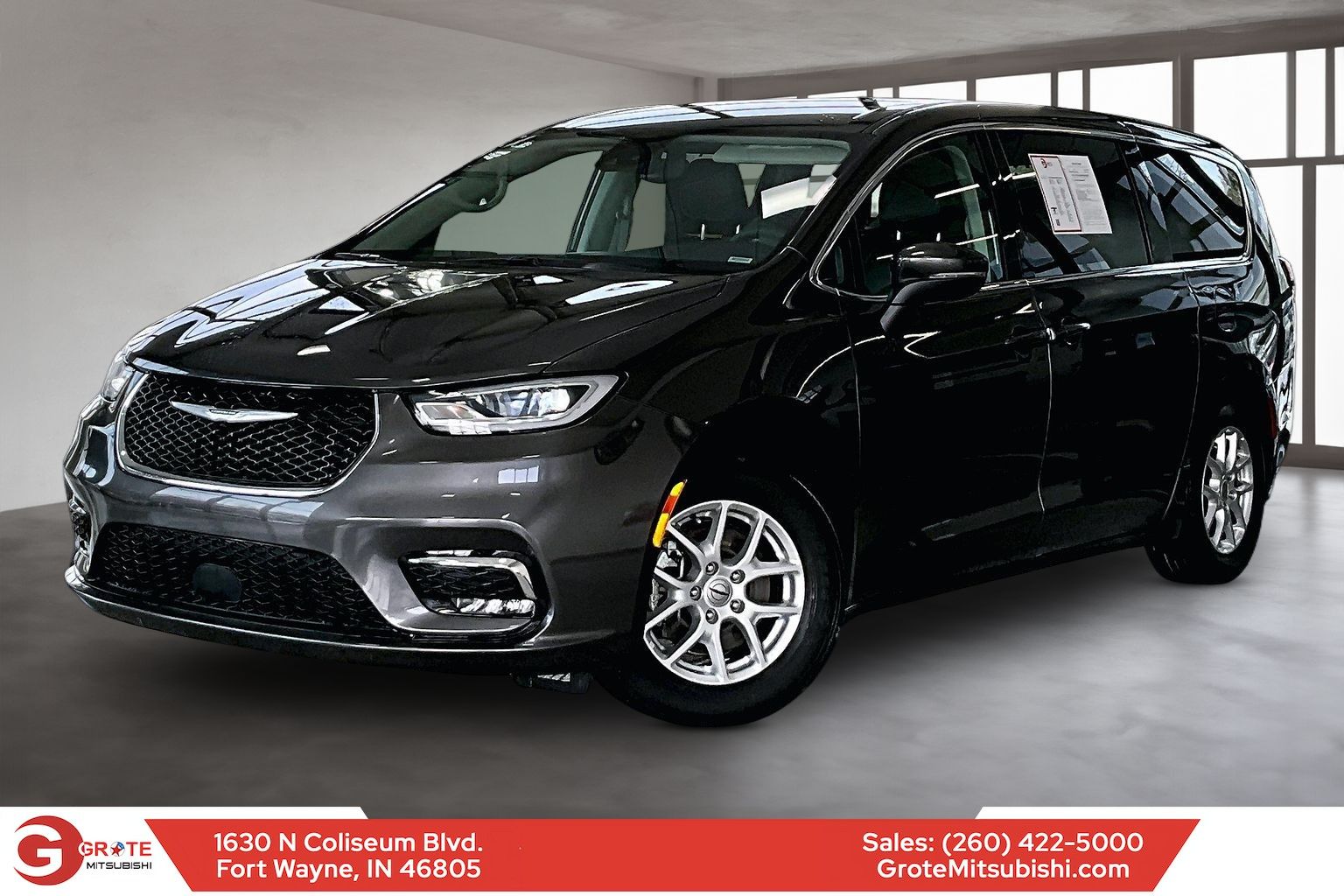 2023 Chrysler Pacifica Touring L's photo