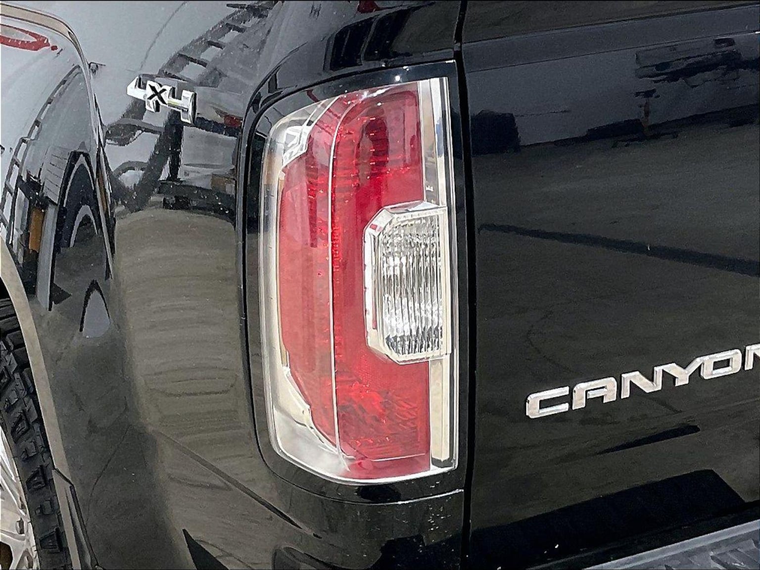 2016 GMC Canyon SLT - Photo 31