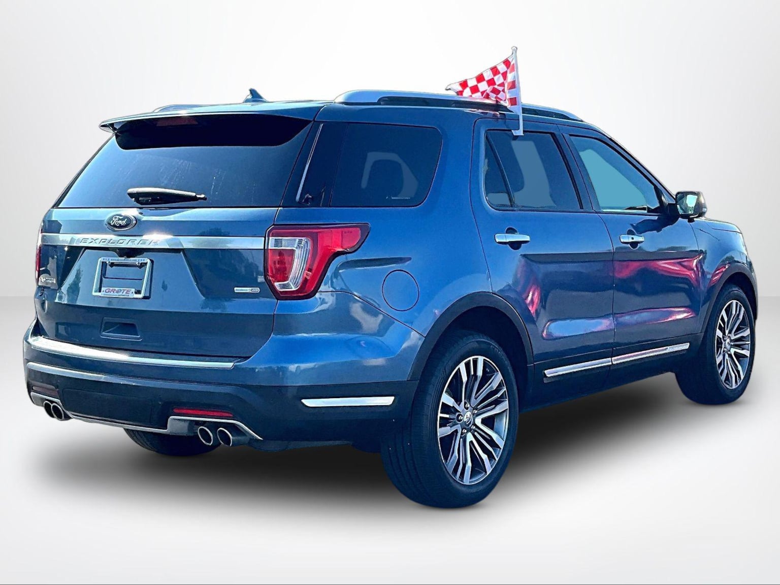 2019 Ford Explorer Platinum - Photo 2