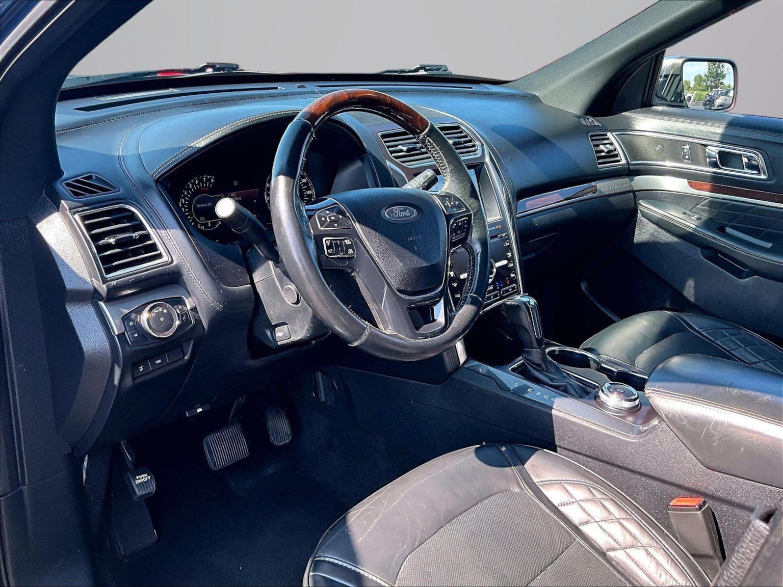 2019 Ford Explorer Platinum - Photo 14