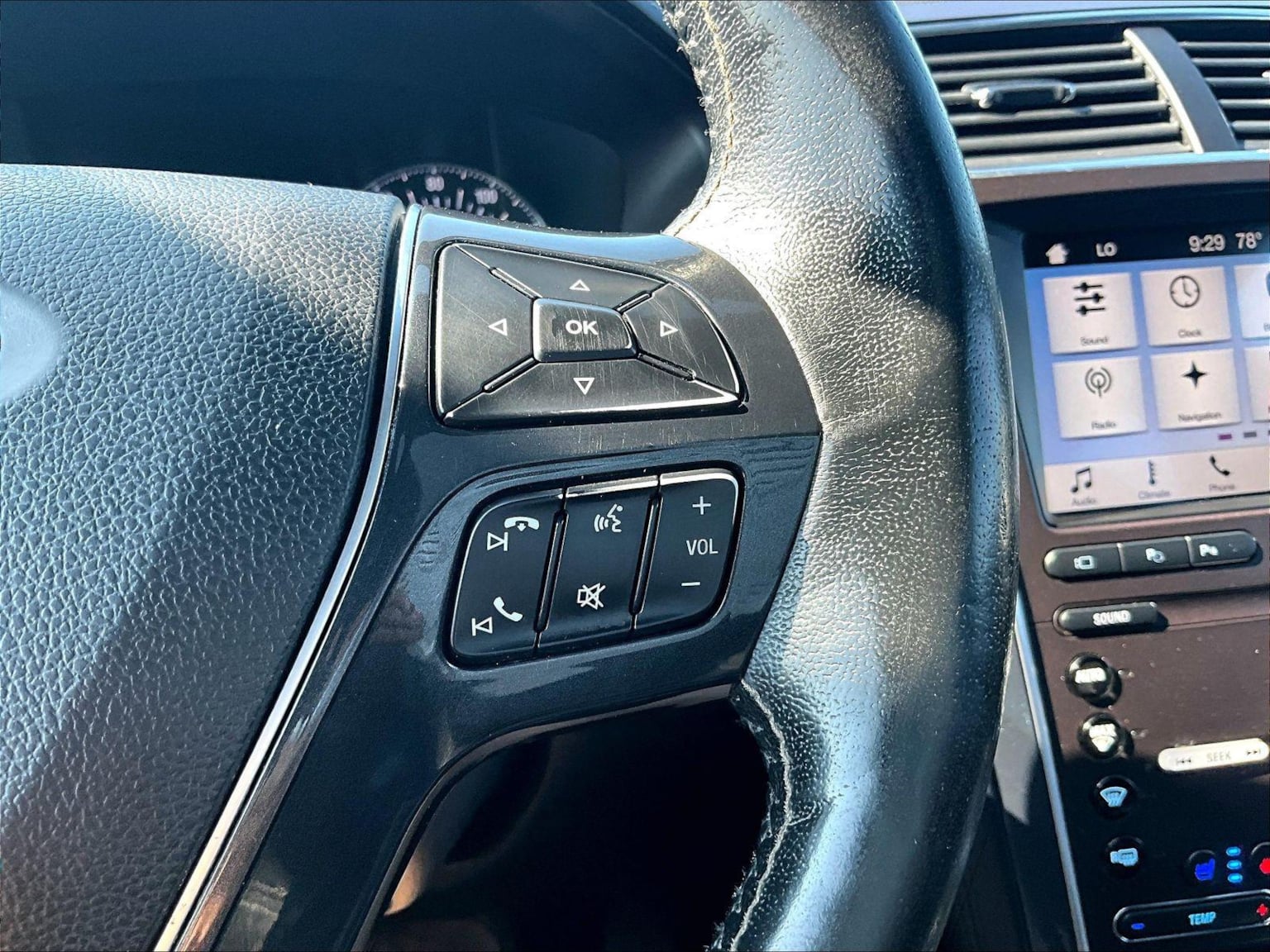 2019 Ford Explorer Platinum - Photo 19