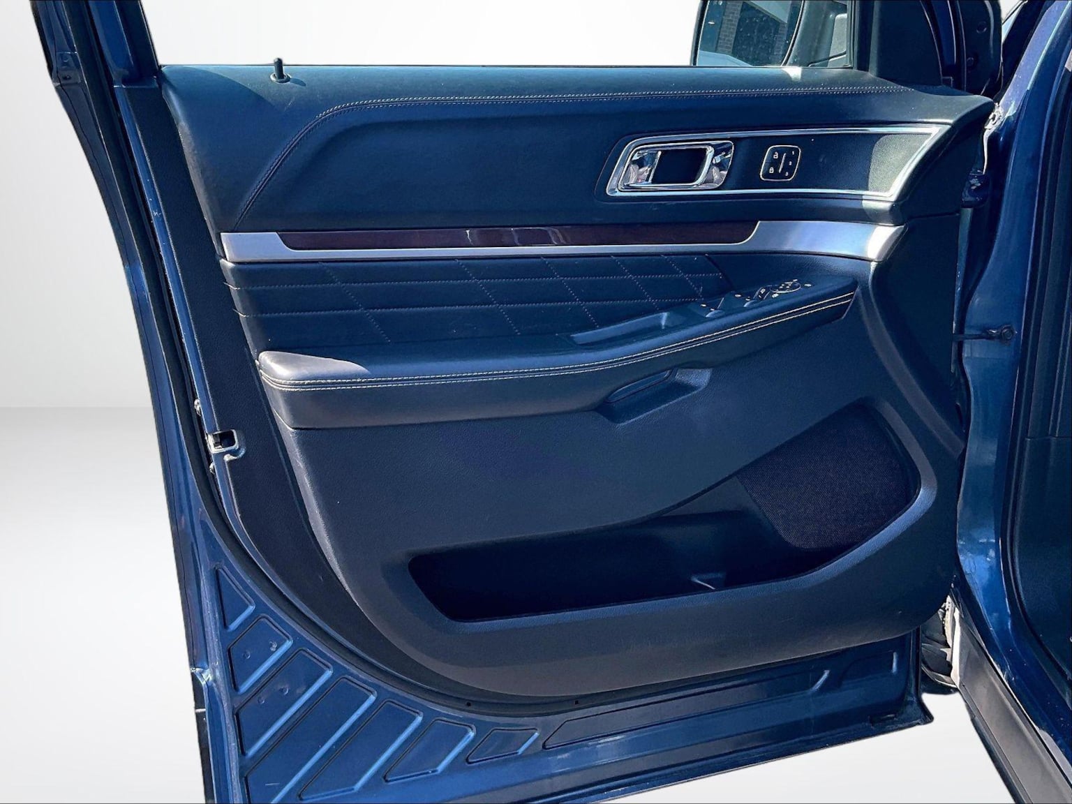 2019 Ford Explorer Platinum - Photo 23