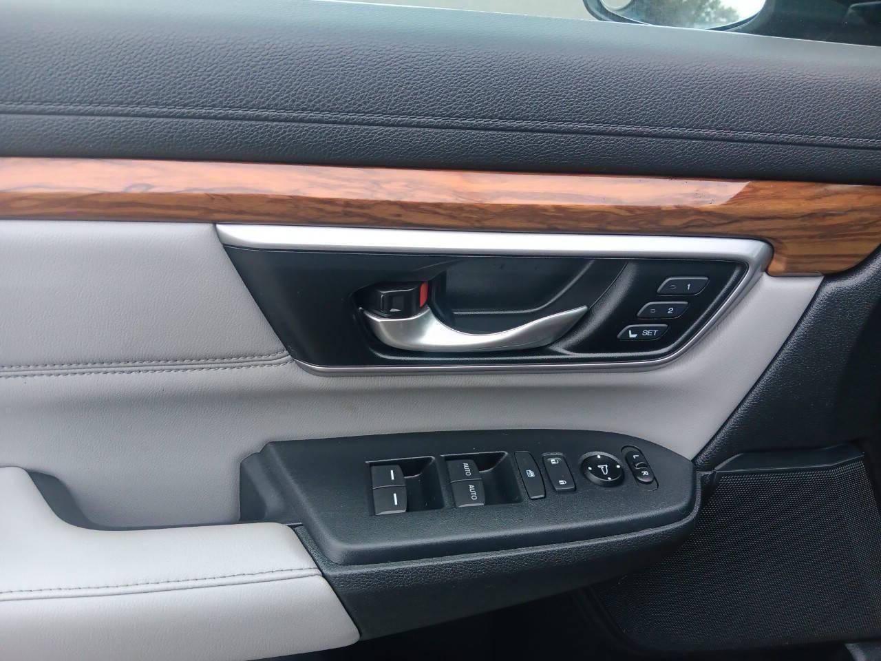 2018 Honda CR-V Touring - Photo 12