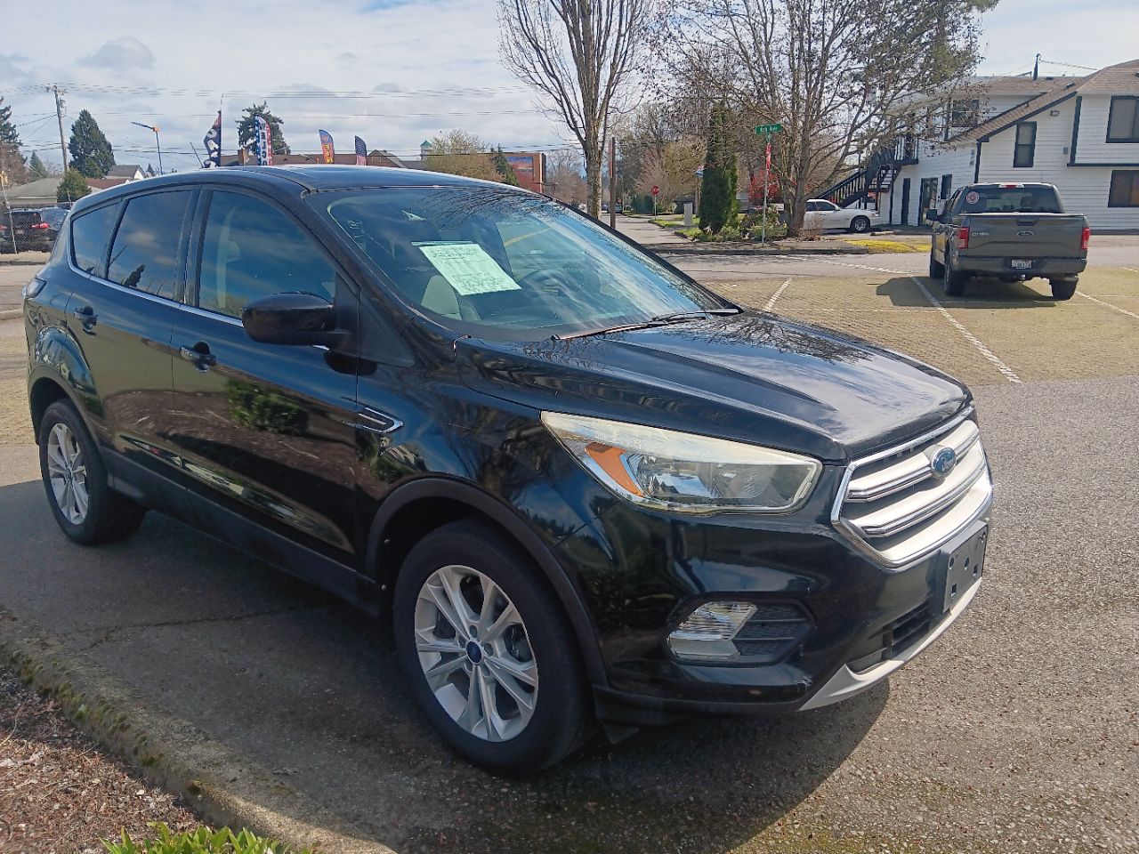 View vehicle photo 3