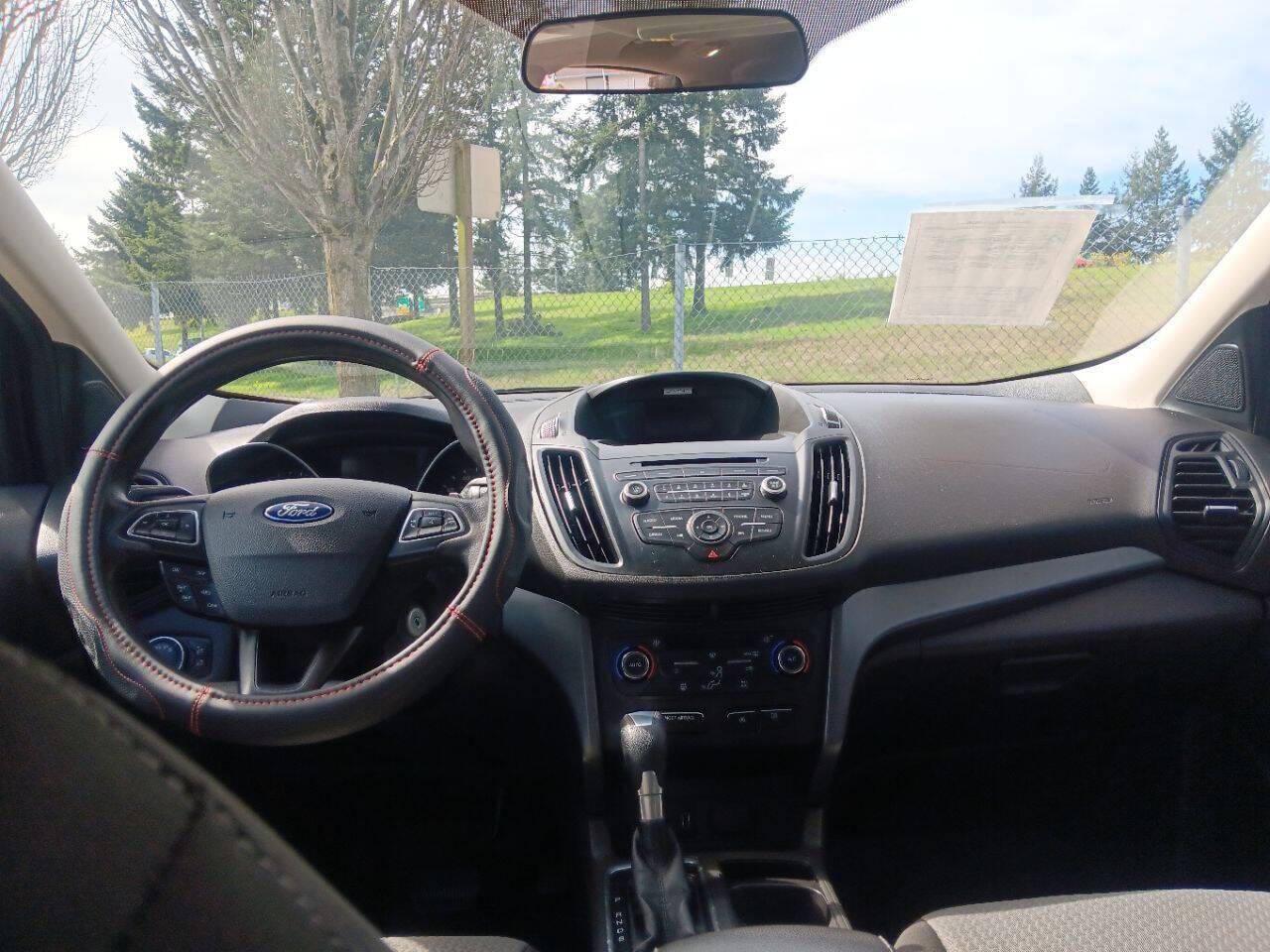 2017 Ford Escape SE - Photo 15