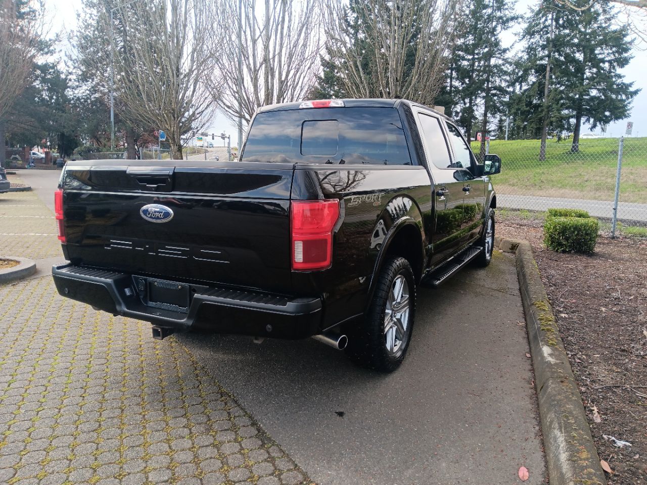 View vehicle photo 4