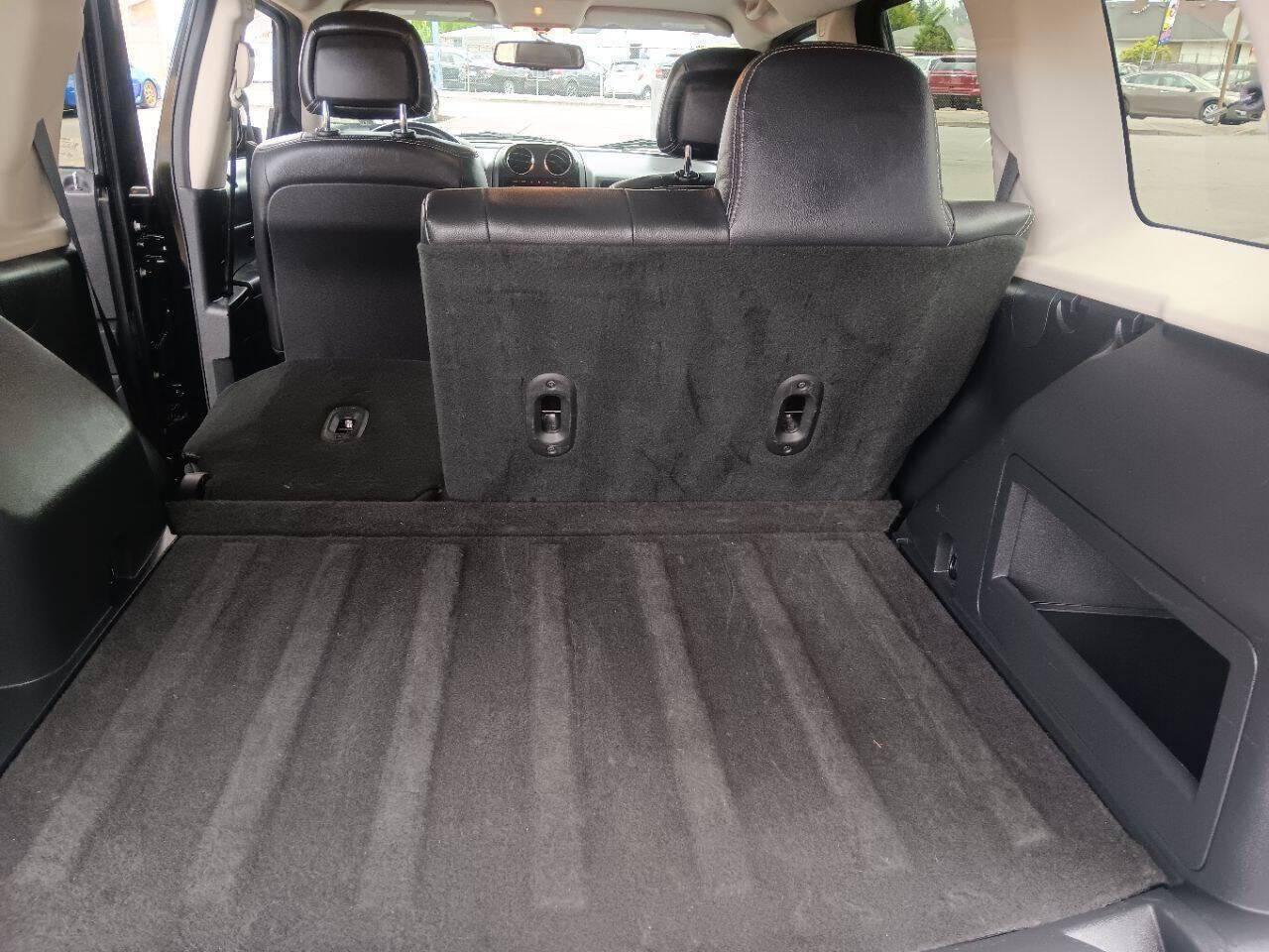 Photo 9 of this Jeep Patriot
