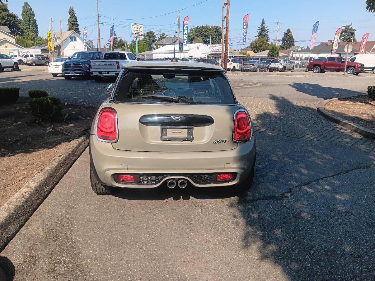 Photo 4 of this MINI Hardtop 2 Door
