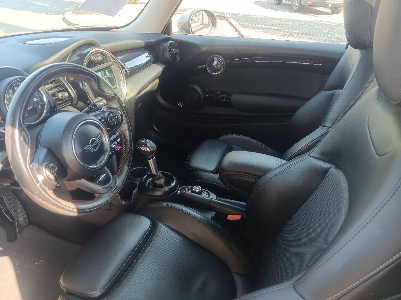 Photo 6 of this MINI Hardtop 2 Door