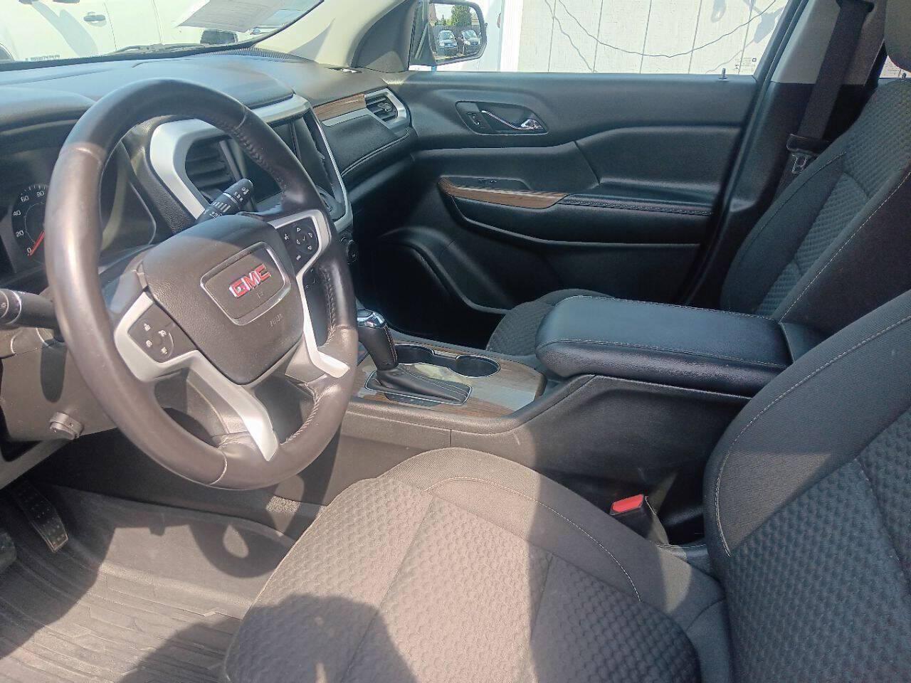 Photo 4 of this GMC Acadia
