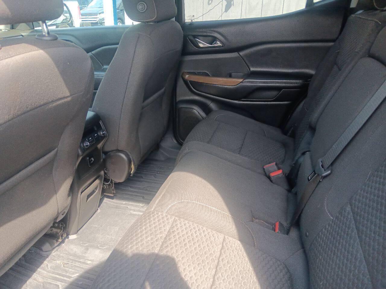 Photo 5 of this GMC Acadia