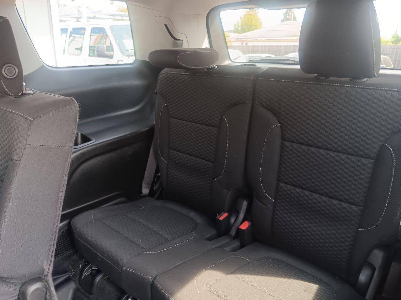 Photo 6 of this GMC Acadia
