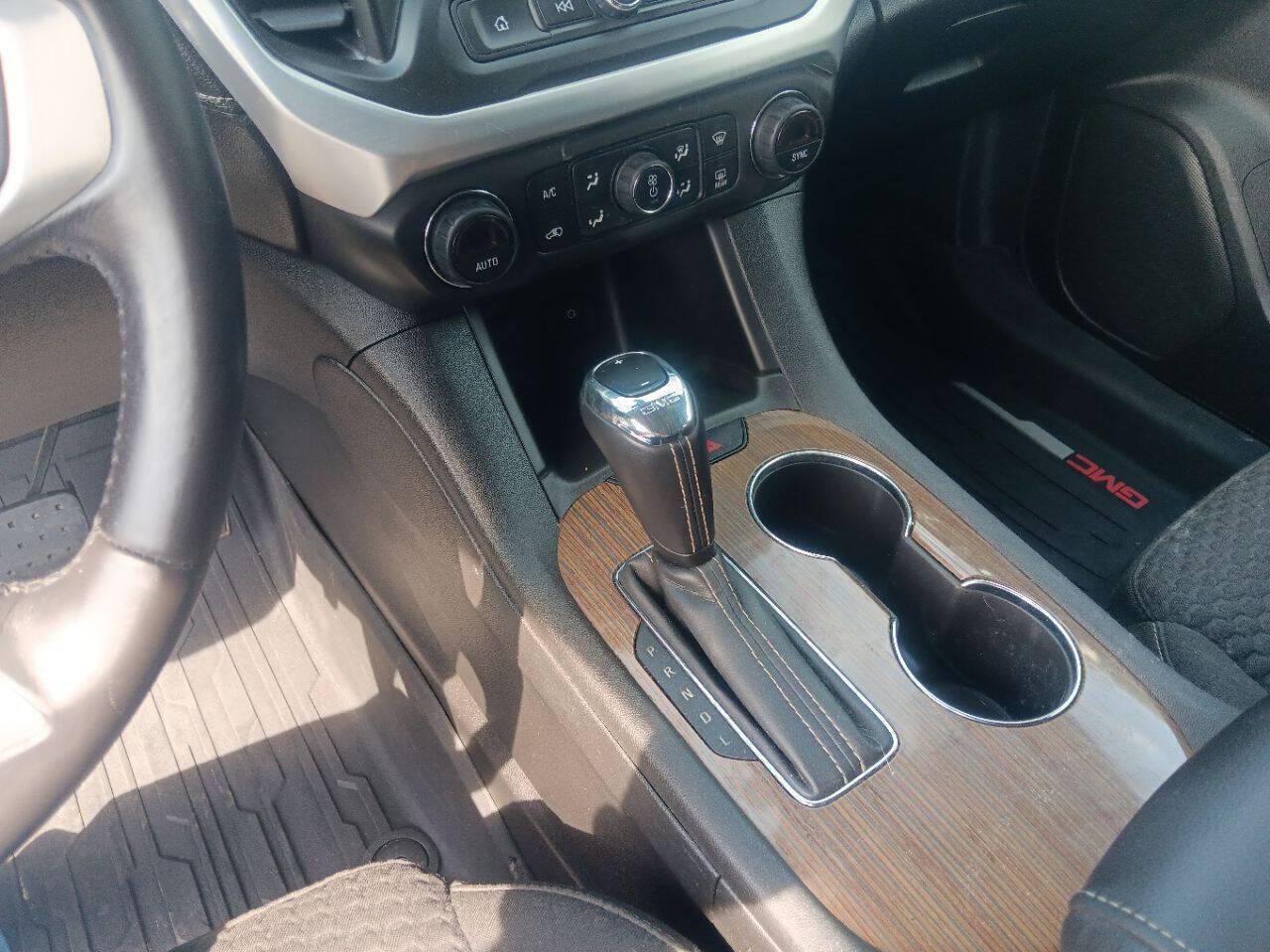 Photo 9 of this GMC Acadia