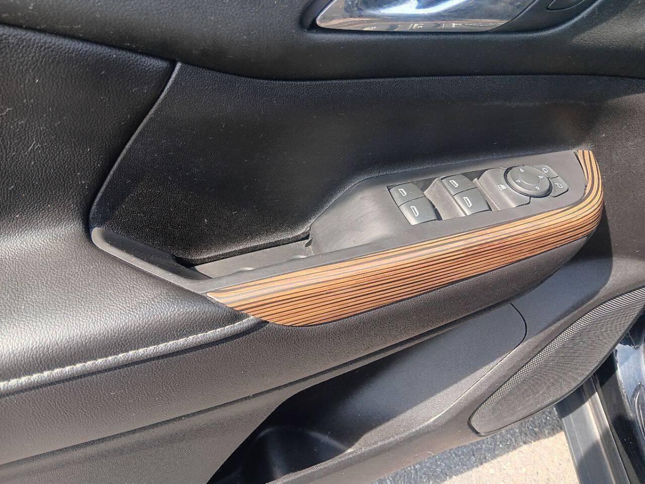 Photo 10 of this GMC Acadia