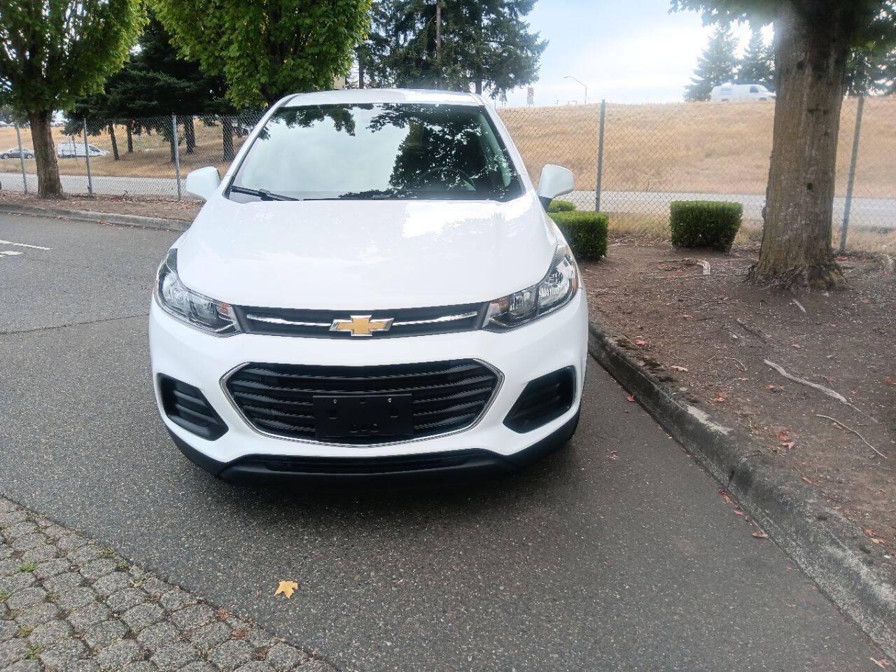 Photo 2 of this Chevrolet Trax