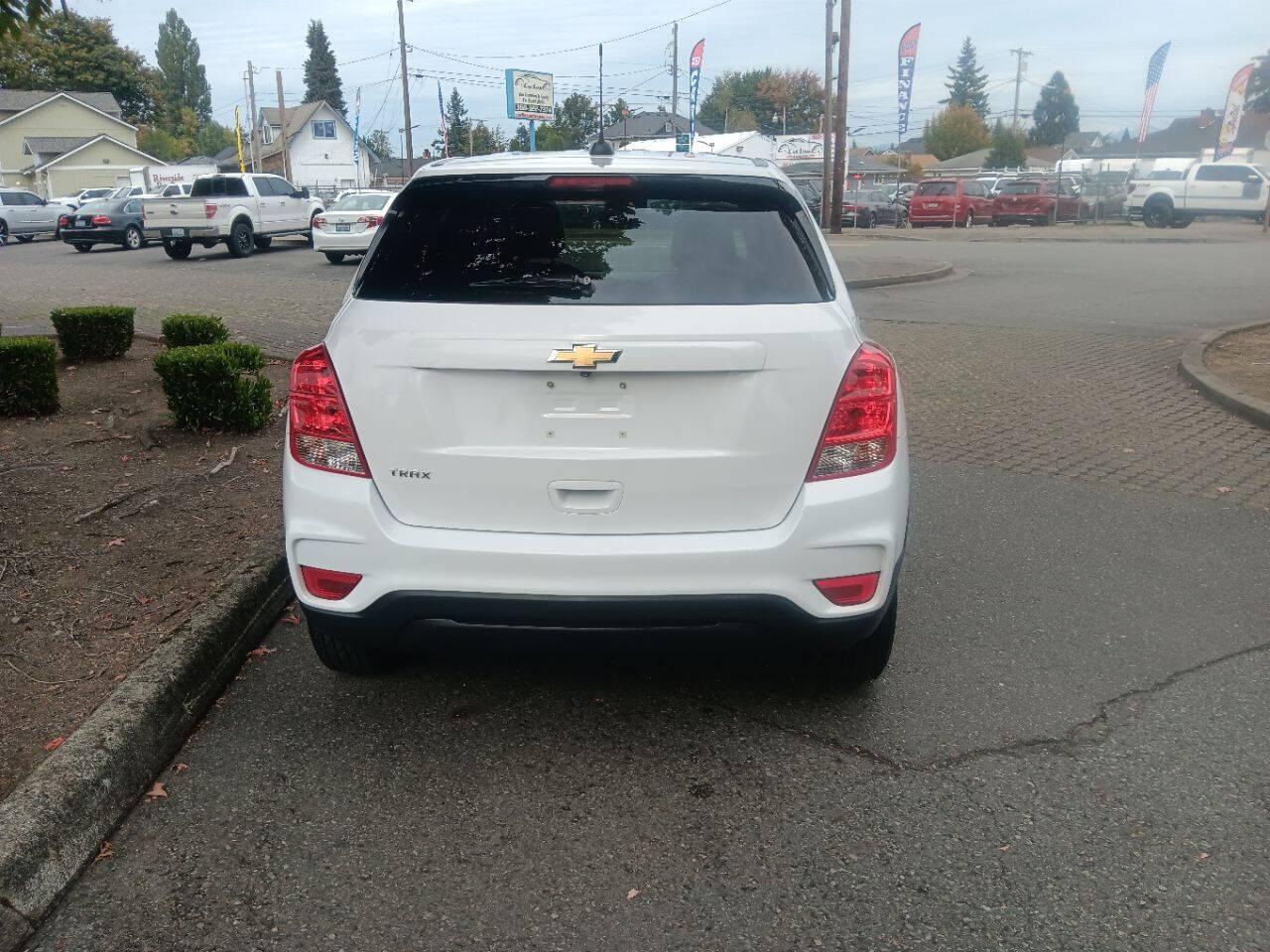 Photo 4 of this Chevrolet Trax