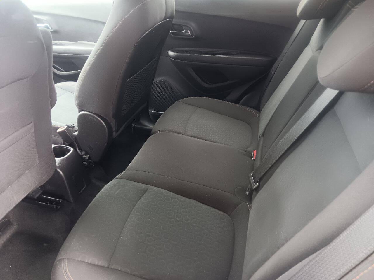 Photo 5 of this Chevrolet Trax