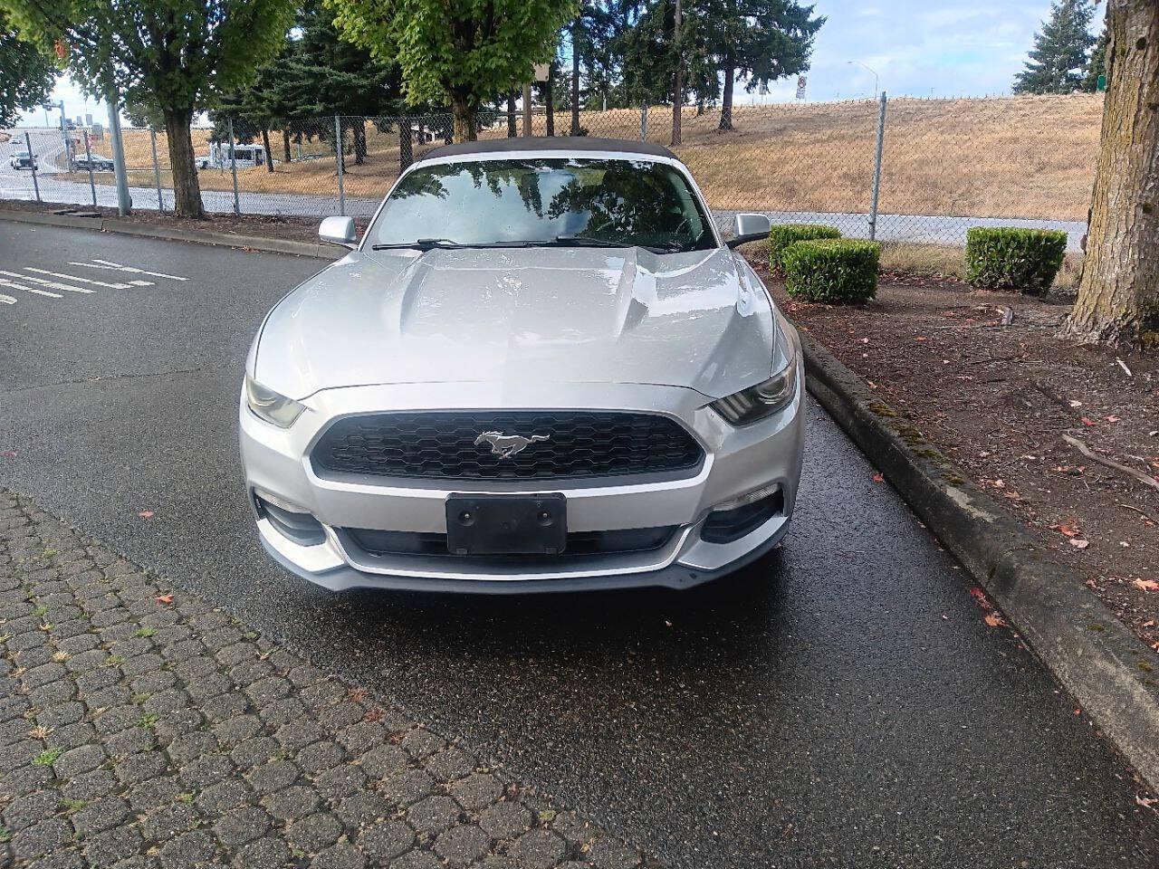 Photo 2 of this Ford Mustang
