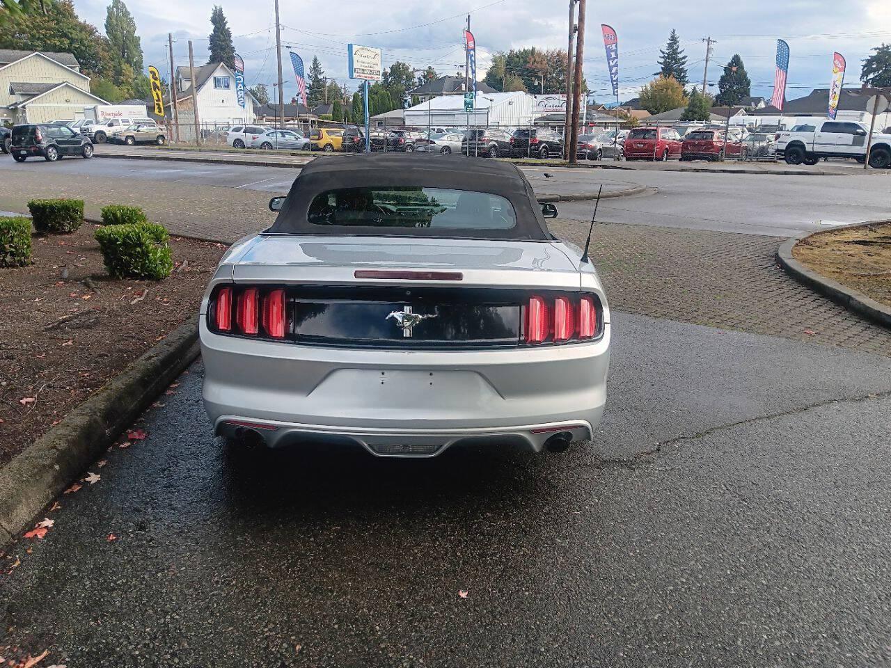 Photo 4 of this Ford Mustang