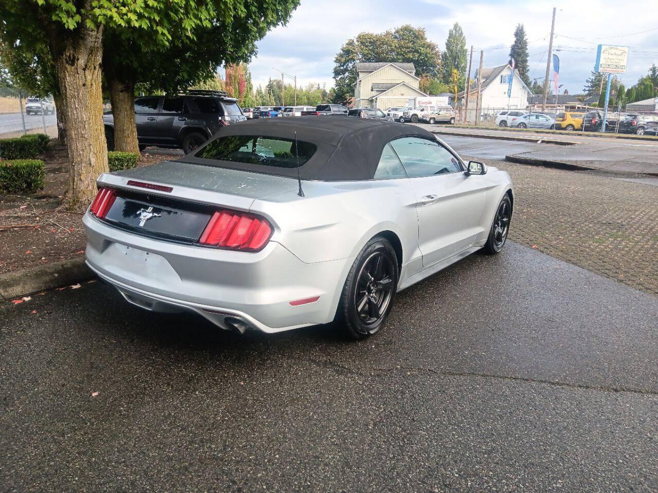 Photo 5 of this Ford Mustang