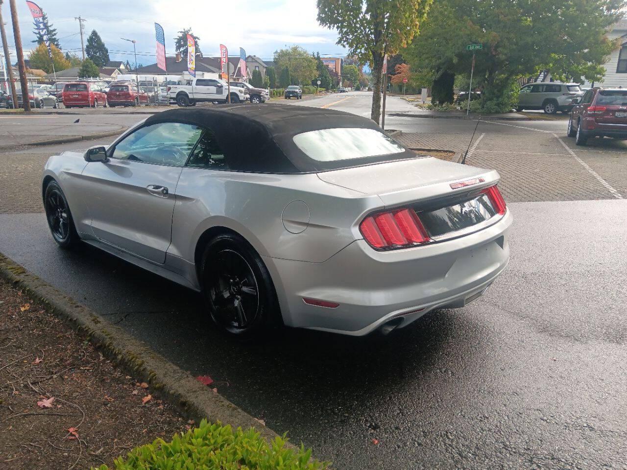 Photo 6 of this Ford Mustang