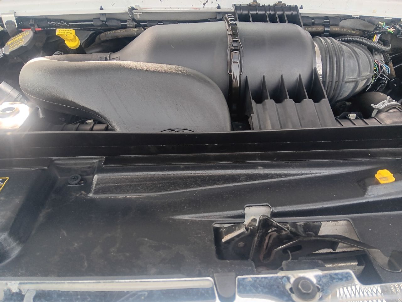 Photo 9 of this Ford E-Series Cutaway