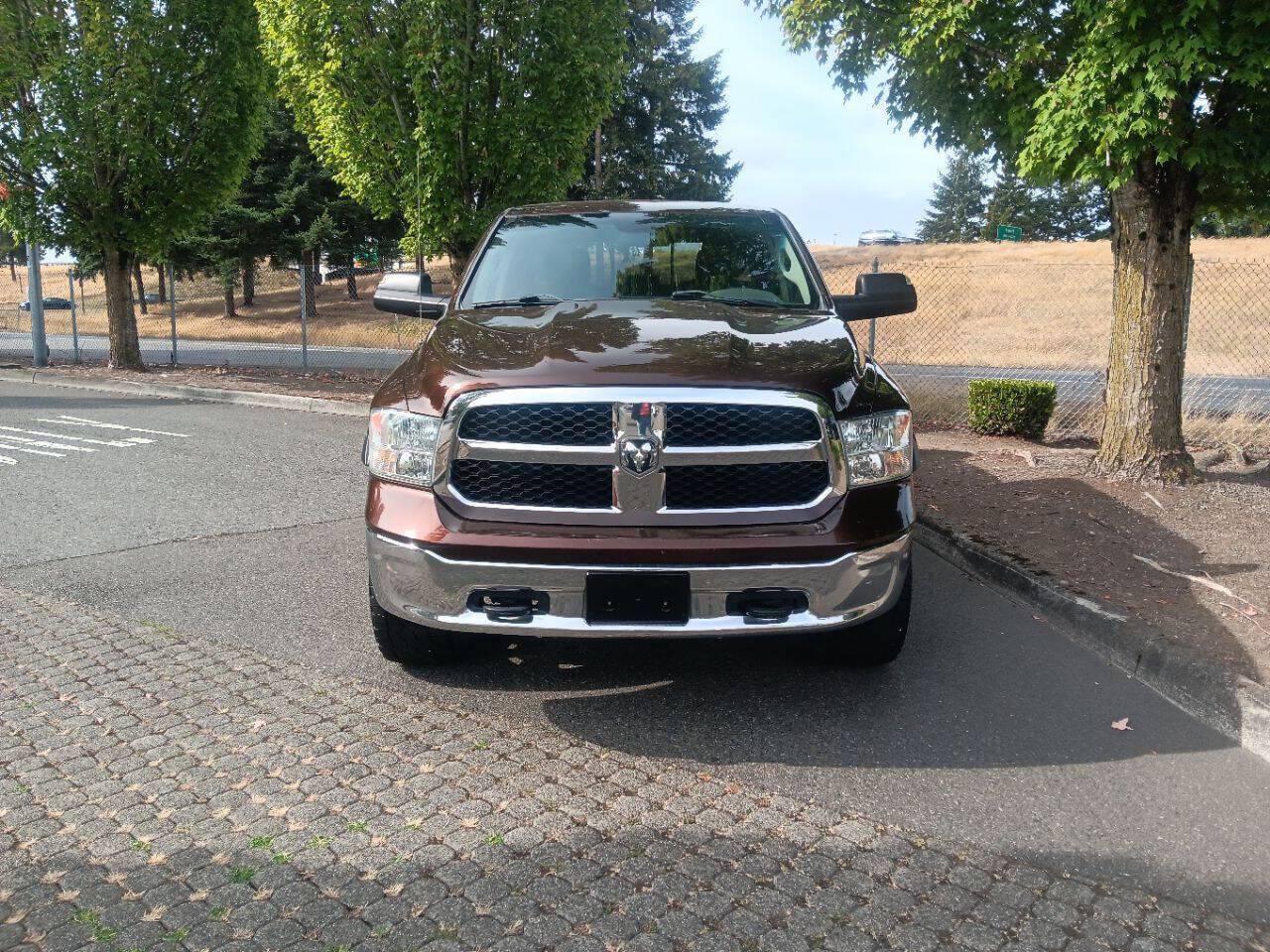 Photo 2 of this Ram 1500