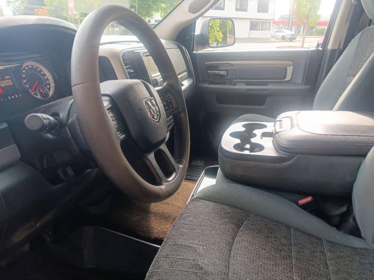 Photo 5 of this Ram 1500