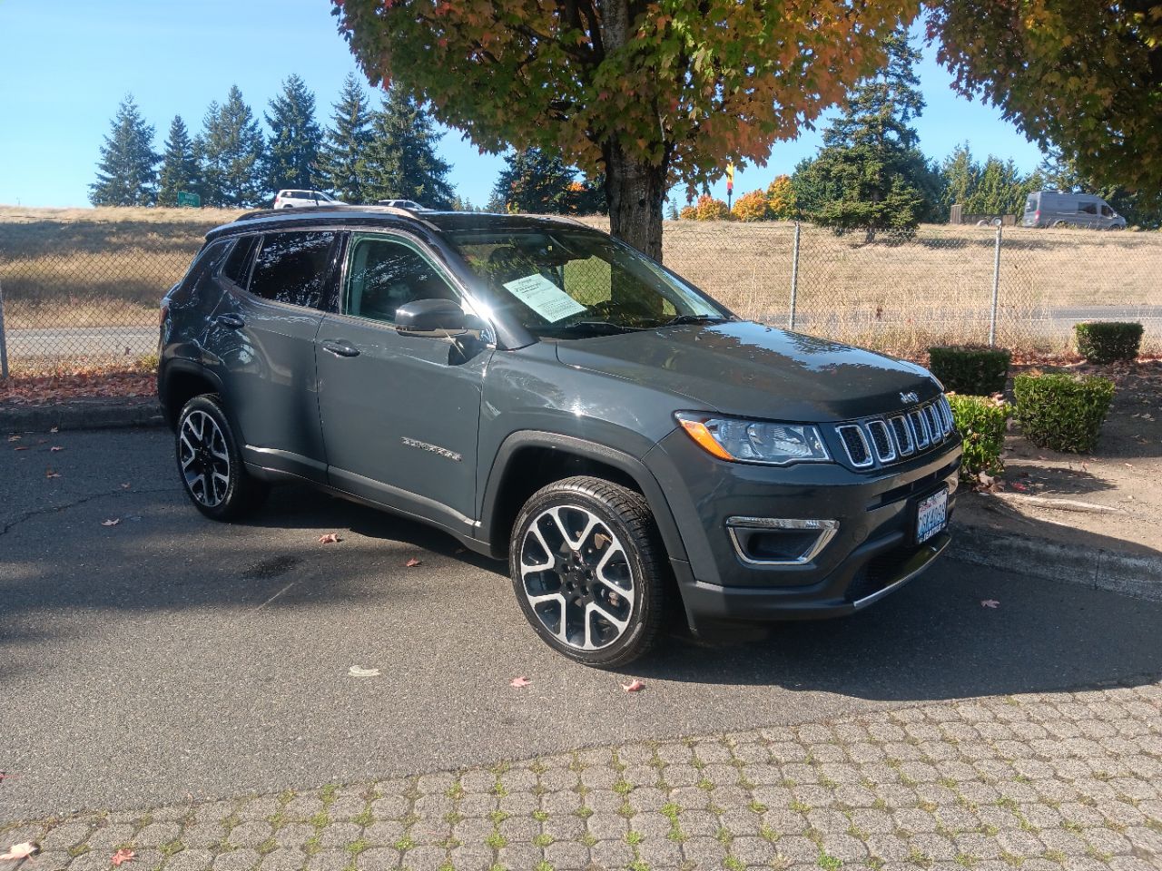Photo 3 of this Jeep Compass