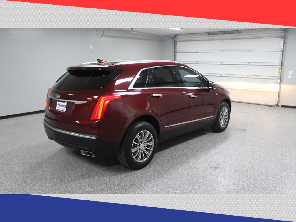 2017 Cadillac XT5 Luxury photo 3