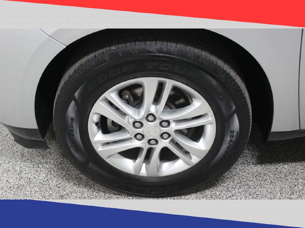 2019 Buick Enclave Essence photo 2