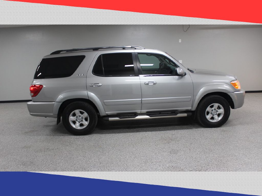2005 Toyota Sequoia SR5 Sport photo 3