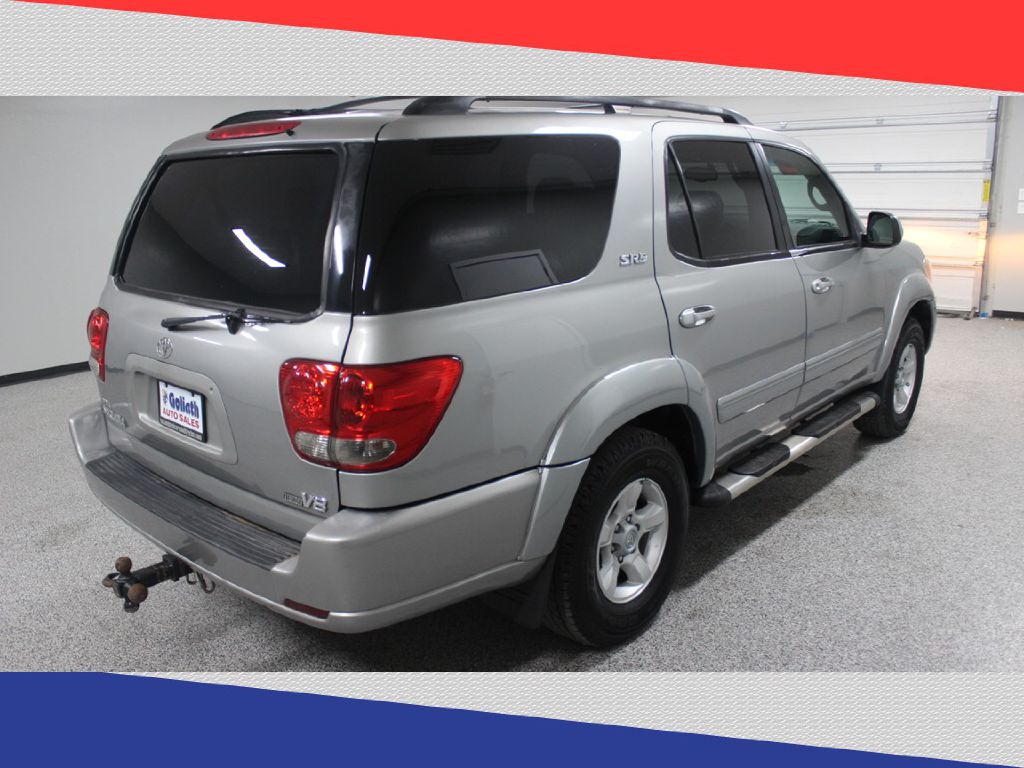 2005 Toyota Sequoia SR5 Sport photo 4