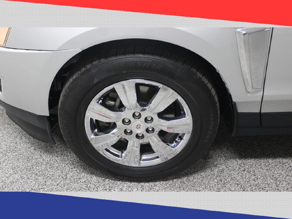 2016 Cadillac SRX Luxury photo 2