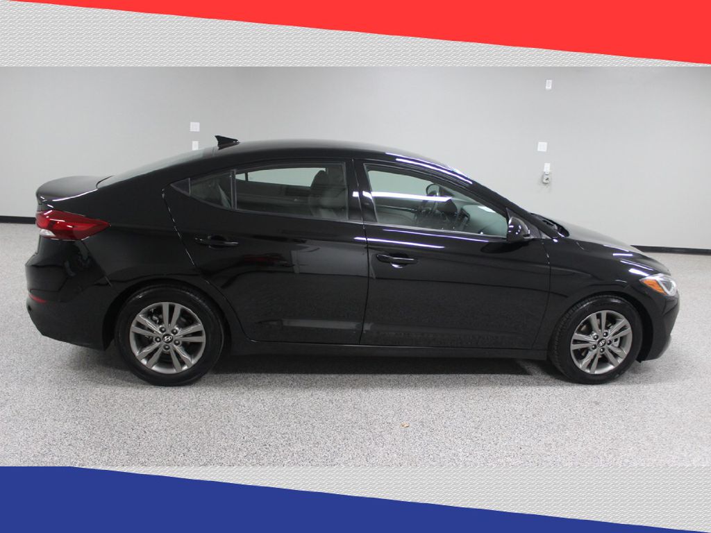 2018 Hyundai Elantra SEL photo 2