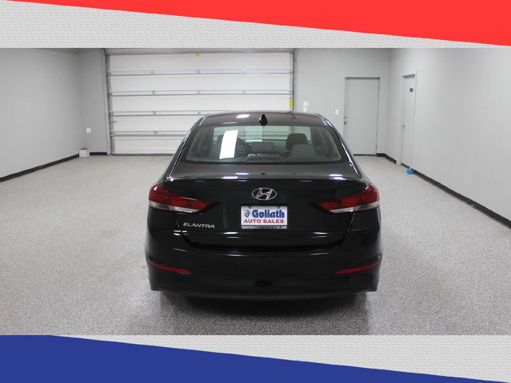 2018 Hyundai Elantra SEL photo 4