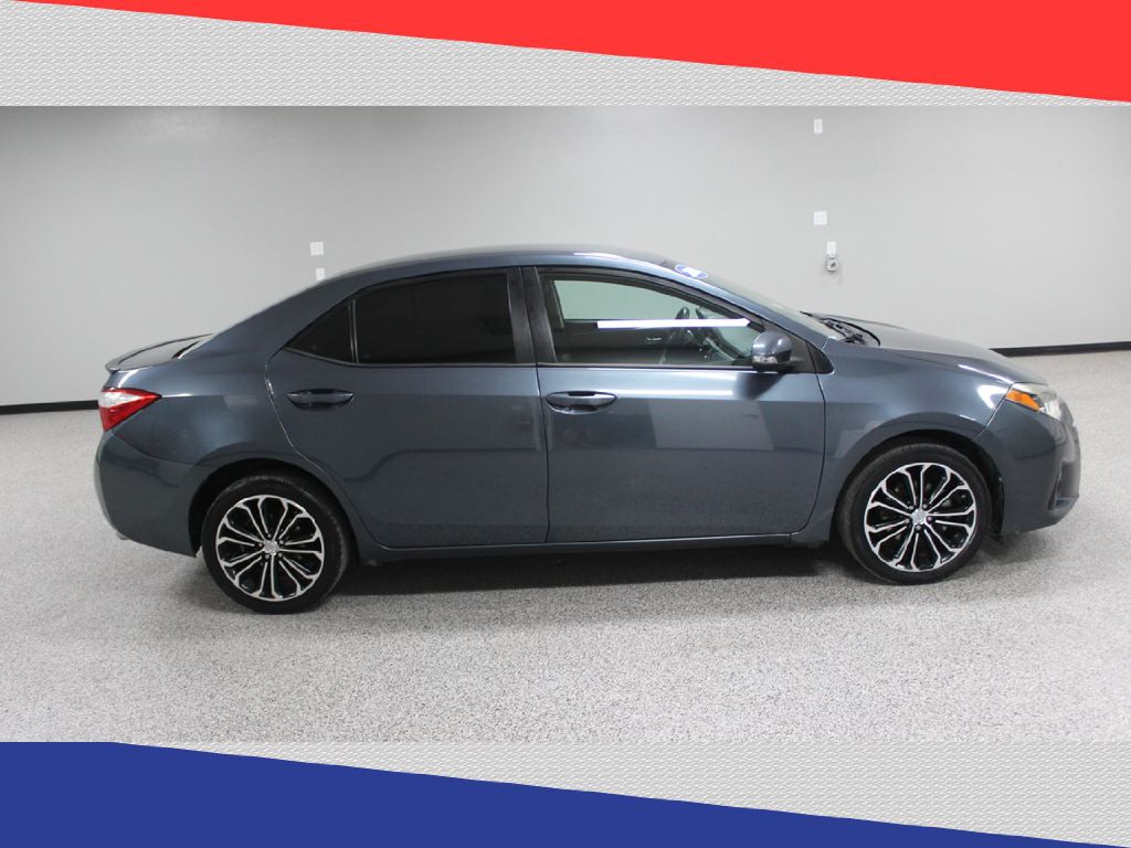 2015 Toyota Corolla S photo 2
