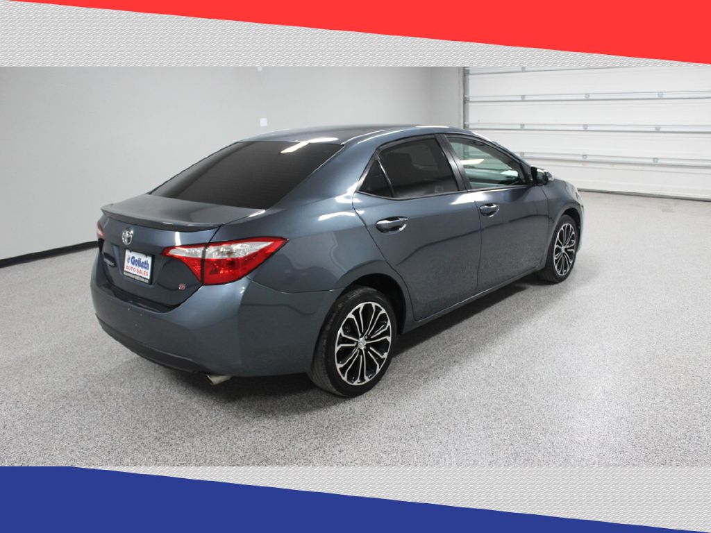 2015 Toyota Corolla S photo 3