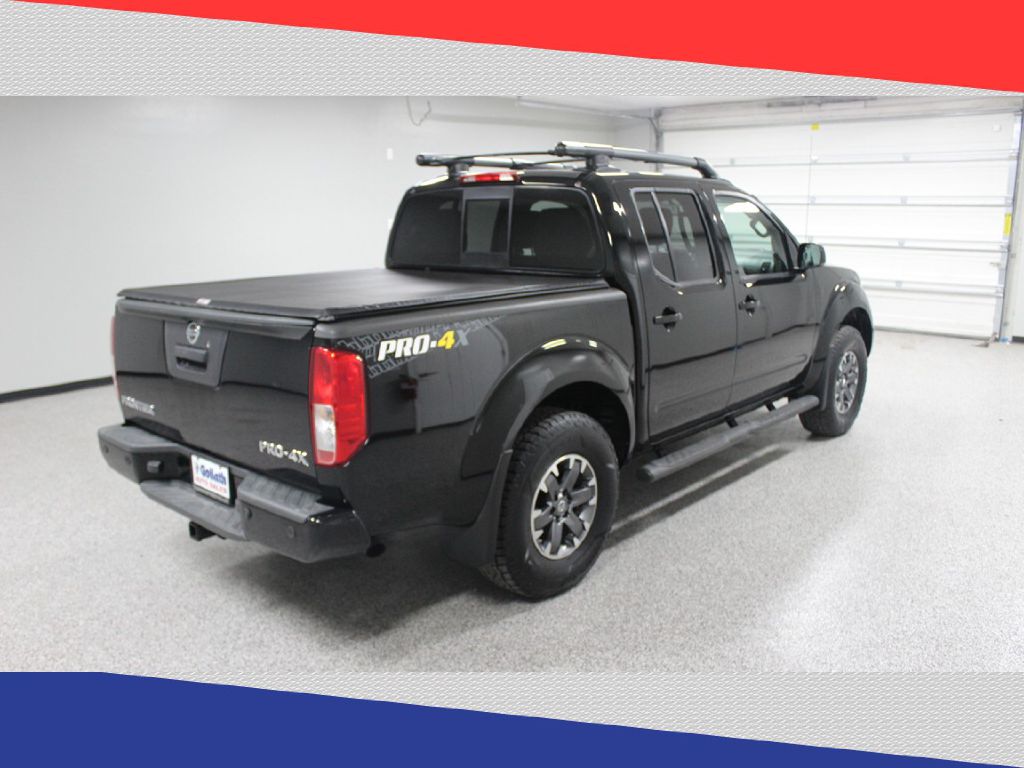 2014 Nissan Frontier PRO-4X photo 3