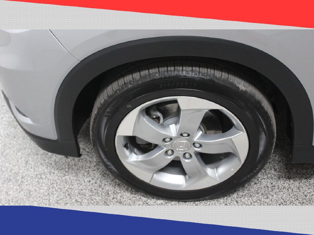 2017 Honda HR-V LX photo 2