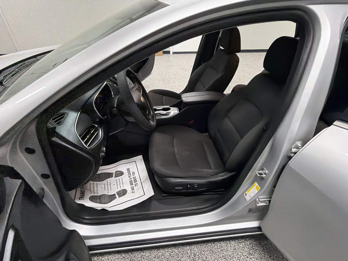 2018 Chevrolet Malibu 1LT - Photo 11